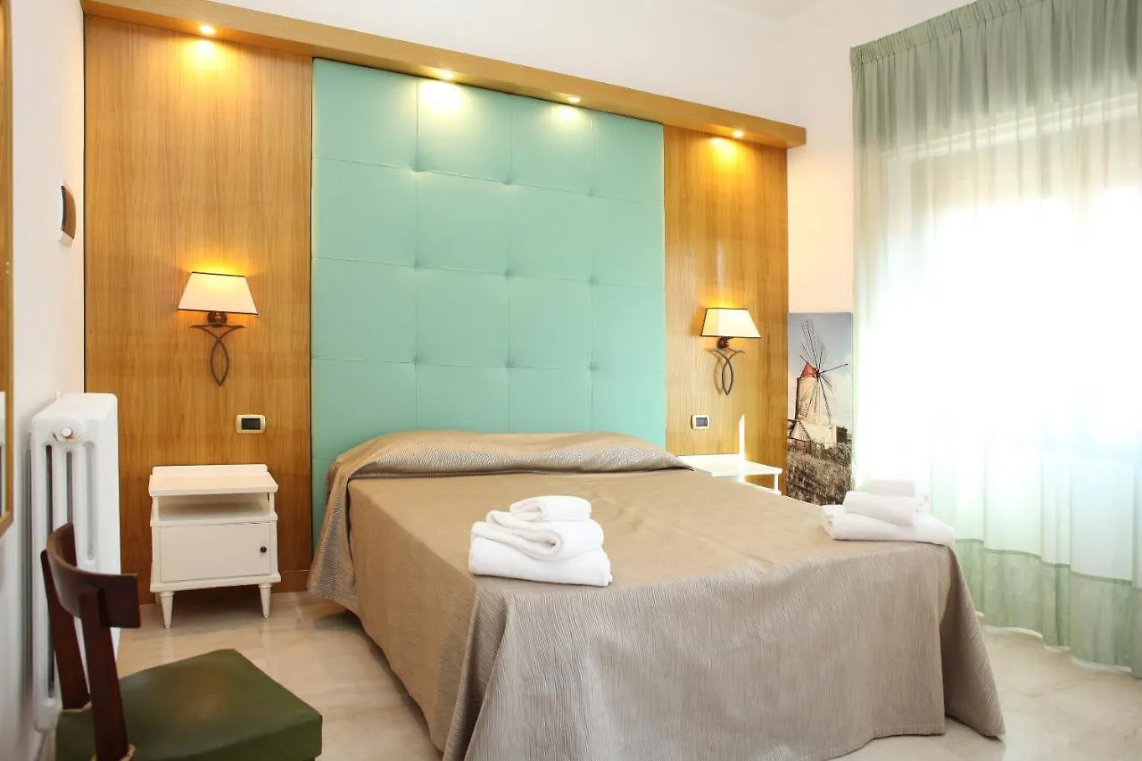 Albergo Russo Trapani 3*,