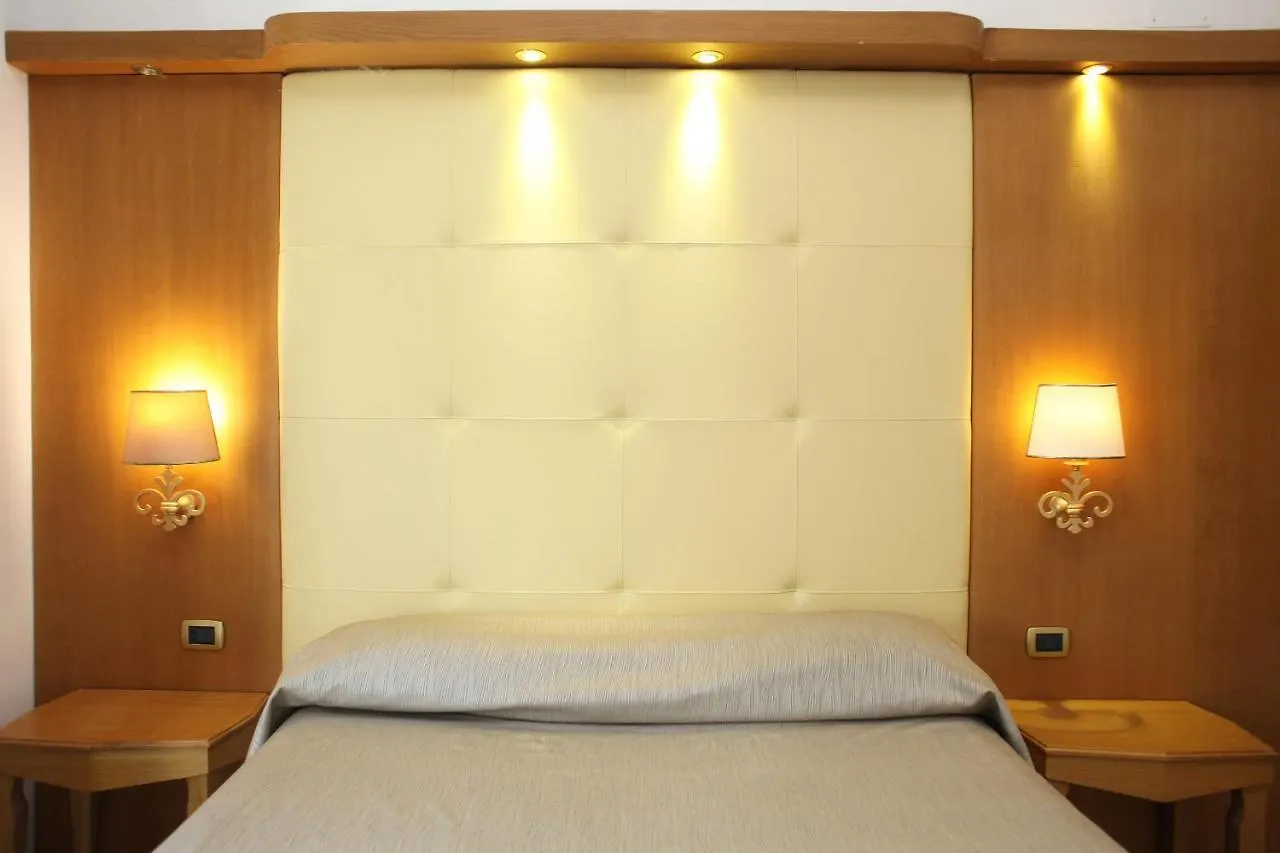 Albergo Russo Trapani 3*,