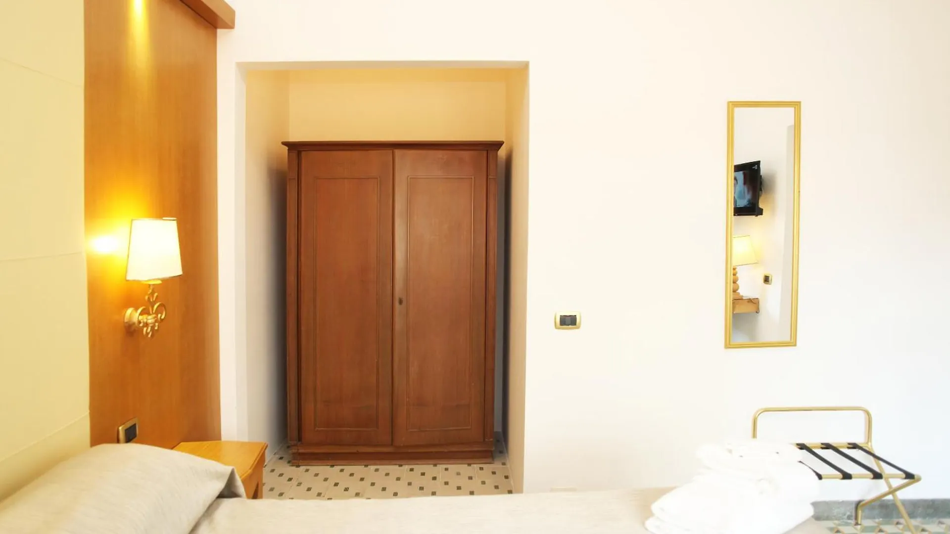 Albergo Russo Trapani 3*,